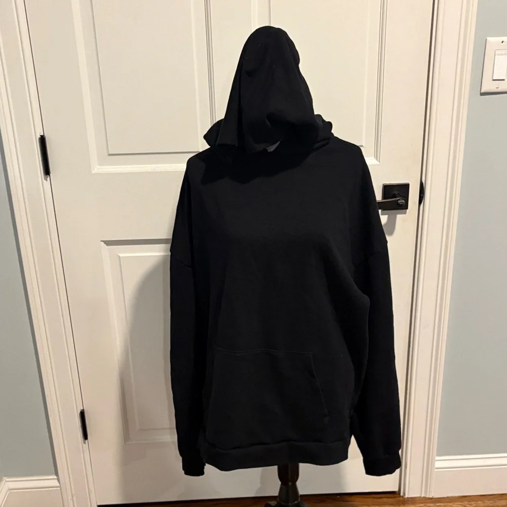 ALO Yoga Hoodie - Picture 6 of 8